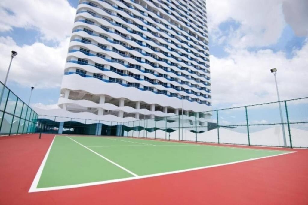 The Wave - Kota Laksamana -- Pool View -- 6 Pax Apartment Malacca Exterior photo